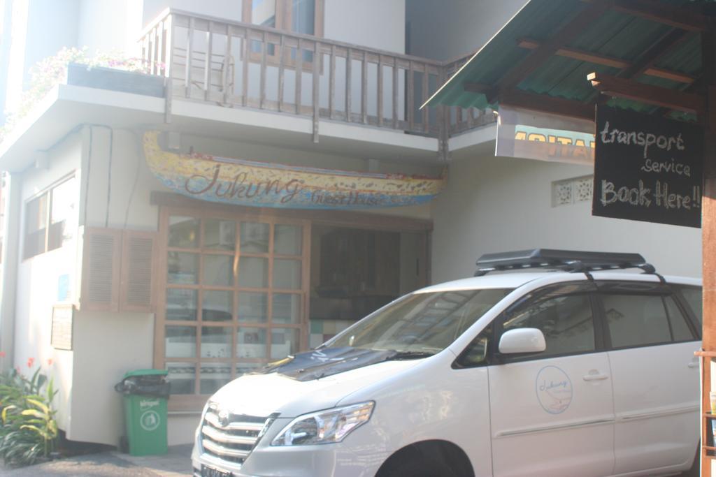 Jukung Guest House Санур Экстерьер фото